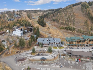 SKI-IN/SKI-OUT! Enjoy mountain living in this slope side 1,000+
