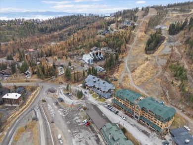 SKI-IN/SKI-OUT! Enjoy mountain living in this slope side 1,000+