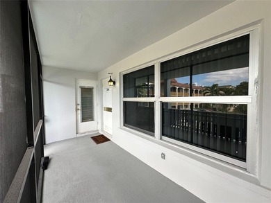 Beautiful 2BD/2BA co-op located just minutes from the beach in