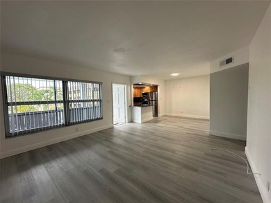 Beautiful 2BD/2BA co-op located just minutes from the beach in