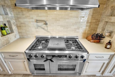 Welcome to Ft. Lauderdale's premier neighborhood of Bay Colony