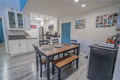 Welcome Home!!
Remodeled top-floor 2BD/2BA condo in desirable