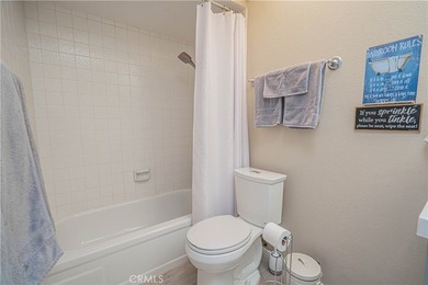 Welcome Home!!
Remodeled top-floor 2BD/2BA condo in desirable