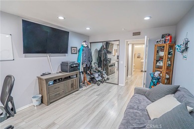 Welcome Home!!
Remodeled top-floor 2BD/2BA condo in desirable