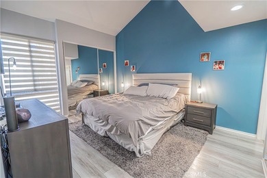 Welcome Home!!
Remodeled top-floor 2BD/2BA condo in desirable