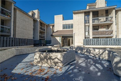 Welcome Home!!
Remodeled top-floor 2BD/2BA condo in desirable