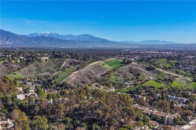 Welcome Home!!
Remodeled top-floor 2BD/2BA condo in desirable