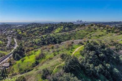 Welcome Home!!
Remodeled top-floor 2BD/2BA condo in desirable