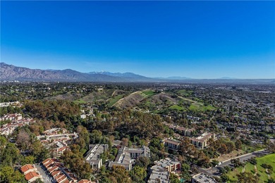 Welcome Home!!
Remodeled top-floor 2BD/2BA condo in desirable