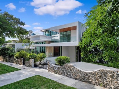 An architectural showpiece in the prime location of Historic