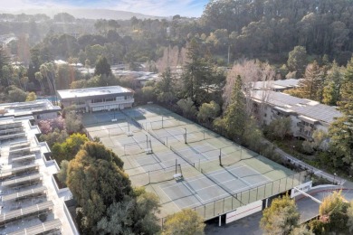 5202 Shelter Creek LN