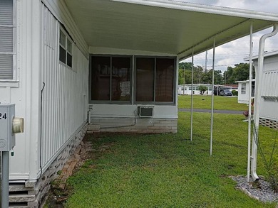 Charming and beautifully maintained 1 bedroom, 1 bath home being