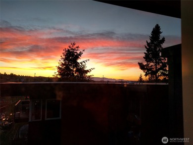 Just reduced to $599,900 -- Top-floor penthouse in Fremont!