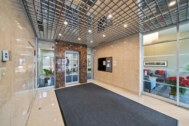 Newly updated 2 bed 2 bath unit in a well-managed Lakeview