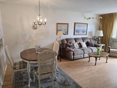 Great water view condo! You will enjoy the view of the fountain