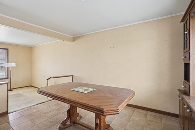 This a Great opportunity to gain Equity in a nice Orland Park