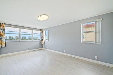 Stunning 2 bedrooms, 2 baths boasts breathtaking views of the