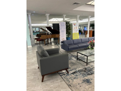 Beautifully Renovated 2-Bedroom Condo in Sunrise
Spacious