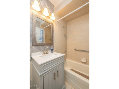 Situated on the 16th floor of Marine Towers East, this move in