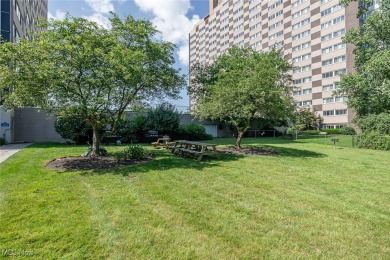 Situated on the 16th floor of Marine Towers East, this move in