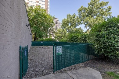 Situated on the 16th floor of Marine Towers East, this move in