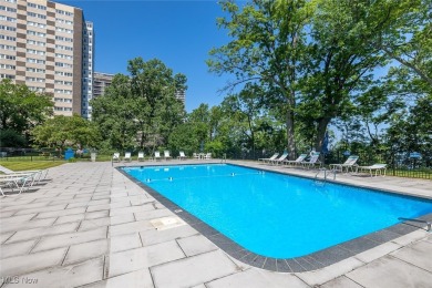 Situated on the 16th floor of Marine Towers East, this move in