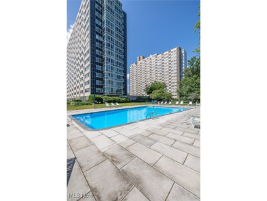 Situated on the 16th floor of Marine Towers East, this move in