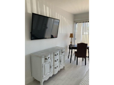 LIVE FLORIDA LIFESTYLE JUST A FEW STEPS FROM THE OCEAN FULLY