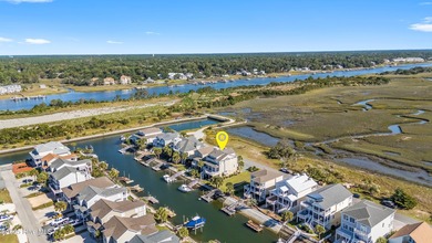Welcome to this beautifully appointed coastal retreat, perfectly