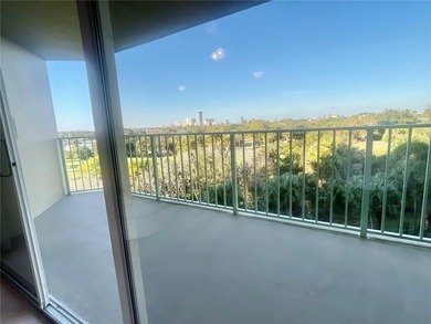 Welcome to Paradise at 4 Oceans West - Cloverleaf nestled on the