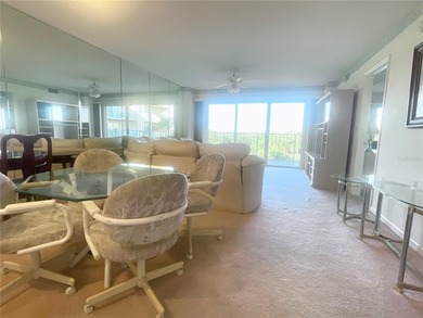 Welcome to Paradise at 4 Oceans West - Cloverleaf nestled on the