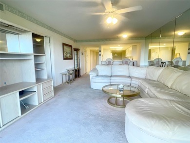 Welcome to Paradise at 4 Oceans West - Cloverleaf nestled on the