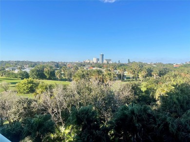 Welcome to Paradise at 4 Oceans West - Cloverleaf nestled on the