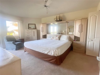 Welcome to Paradise at 4 Oceans West - Cloverleaf nestled on the