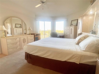 Welcome to Paradise at 4 Oceans West - Cloverleaf nestled on the