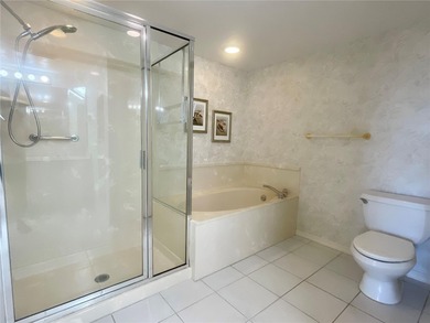 Welcome to Paradise at 4 Oceans West - Cloverleaf nestled on the