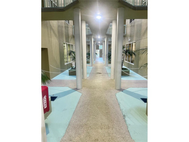 Welcome to Paradise at 4 Oceans West - Cloverleaf nestled on the