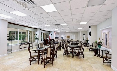 Welcome to Paradise at 4 Oceans West - Cloverleaf nestled on the