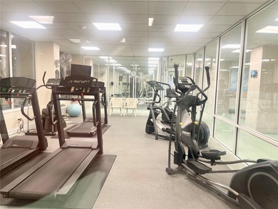 Welcome to Paradise at 4 Oceans West - Cloverleaf nestled on the