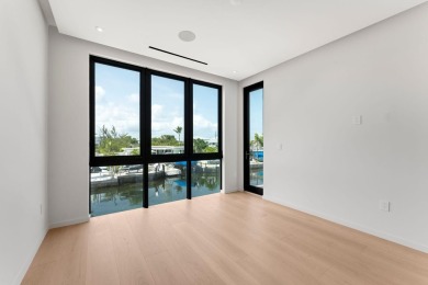 Extraordinary 6,043 Sq.Ft. waterfront home with the finest