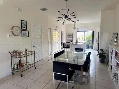 Luxury apartment in Apex Doral.
2 master bedroom suites with