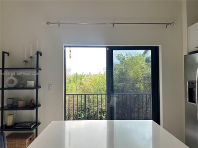 Luxury apartment in Apex Doral.
2 master bedroom suites with