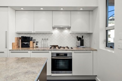 This boutique elevator building presents a RARE opportunity to