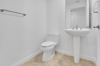 BEAUTIFUL PENTHOUSE CORNER UNIT AMAZING VIEWS OF OCEAN, CITY AND