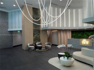 STYLISH 1 BED / 1 BATH AT THE IVY - LIVE IN THE HEART OF