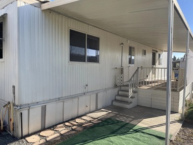 Welcome to Imperial Escondido Mobile home senior park with 2