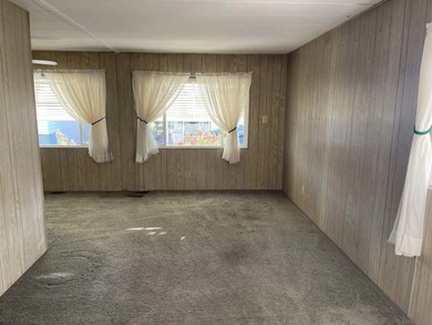 Welcome to Imperial Escondido Mobile home senior park with 2