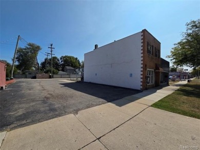 Rare opportunity! Versatile commercial property featuring a