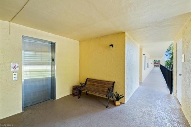 WOW! Fabulously updated 2nd floor unit with a perfect North