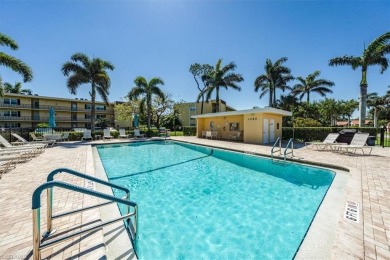 WOW! Fabulously updated 2nd floor unit with a perfect North